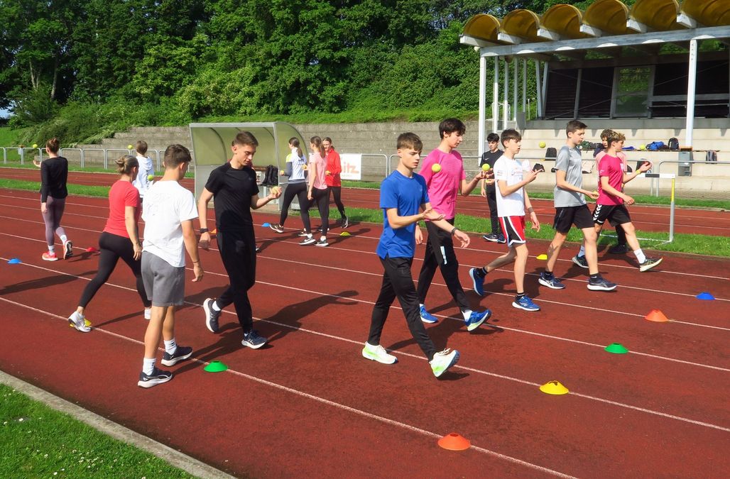 Sportliches Gehen zum Aufwärmen